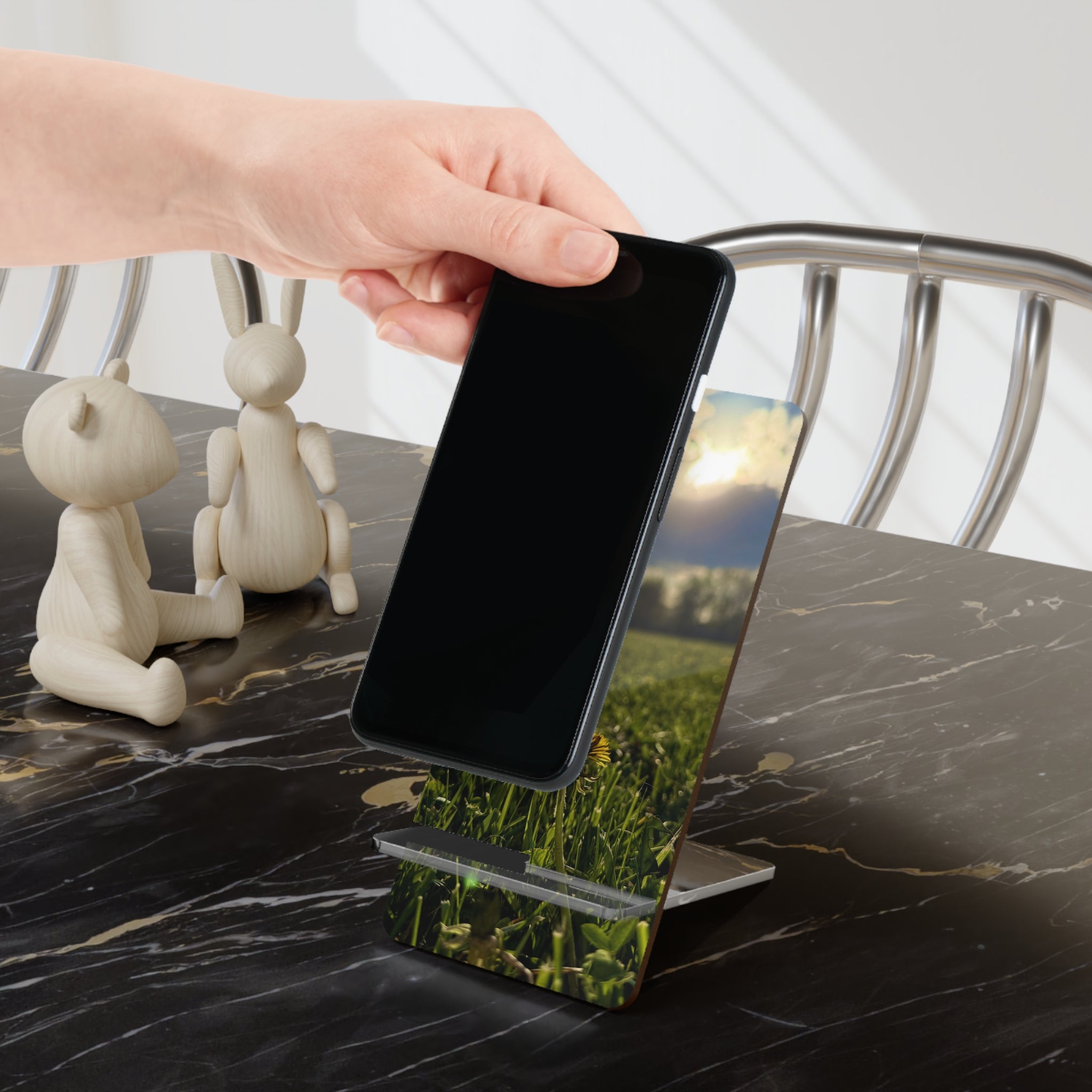 "Golden Bloom" Phone Stand