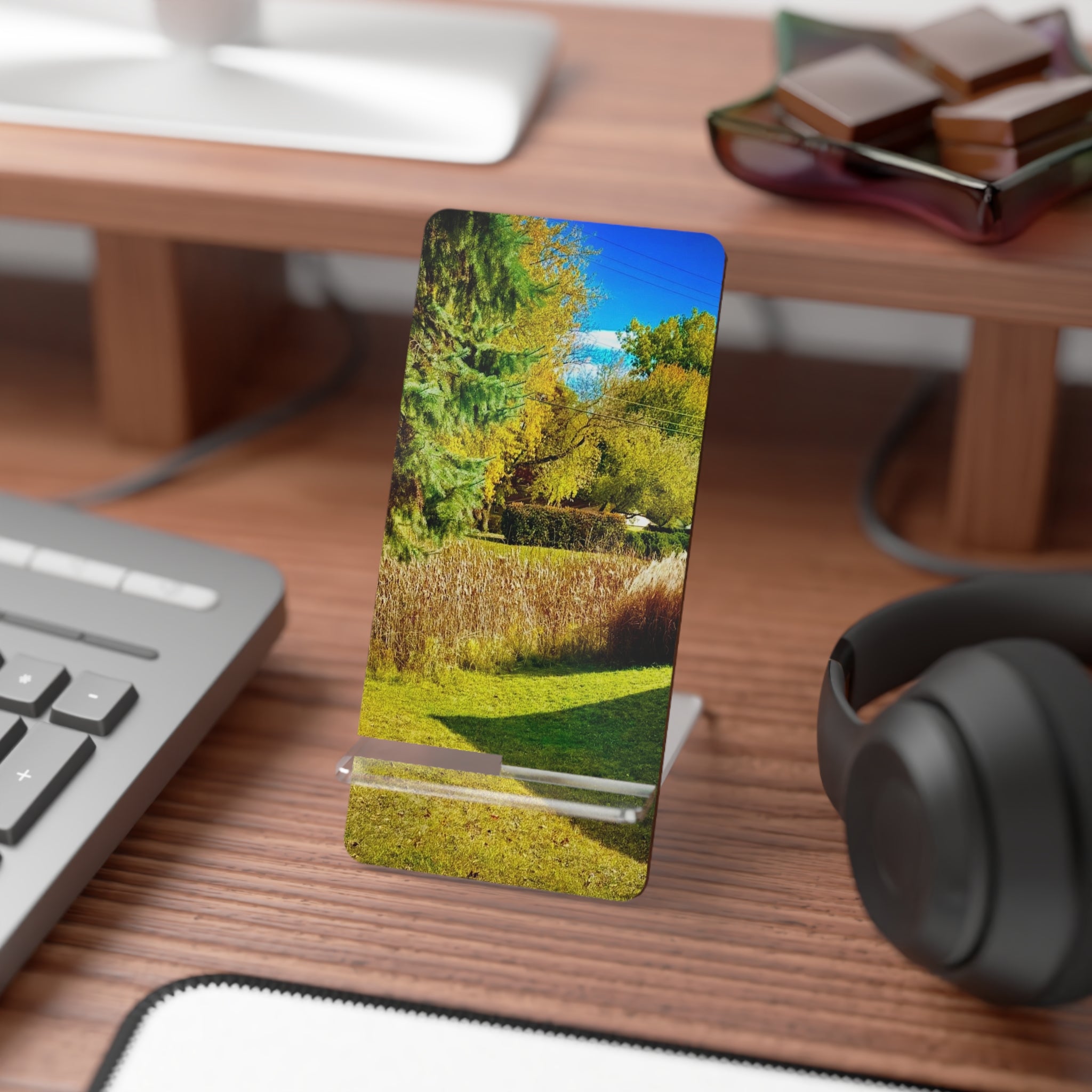 "Golden Reeds" Phone Stand