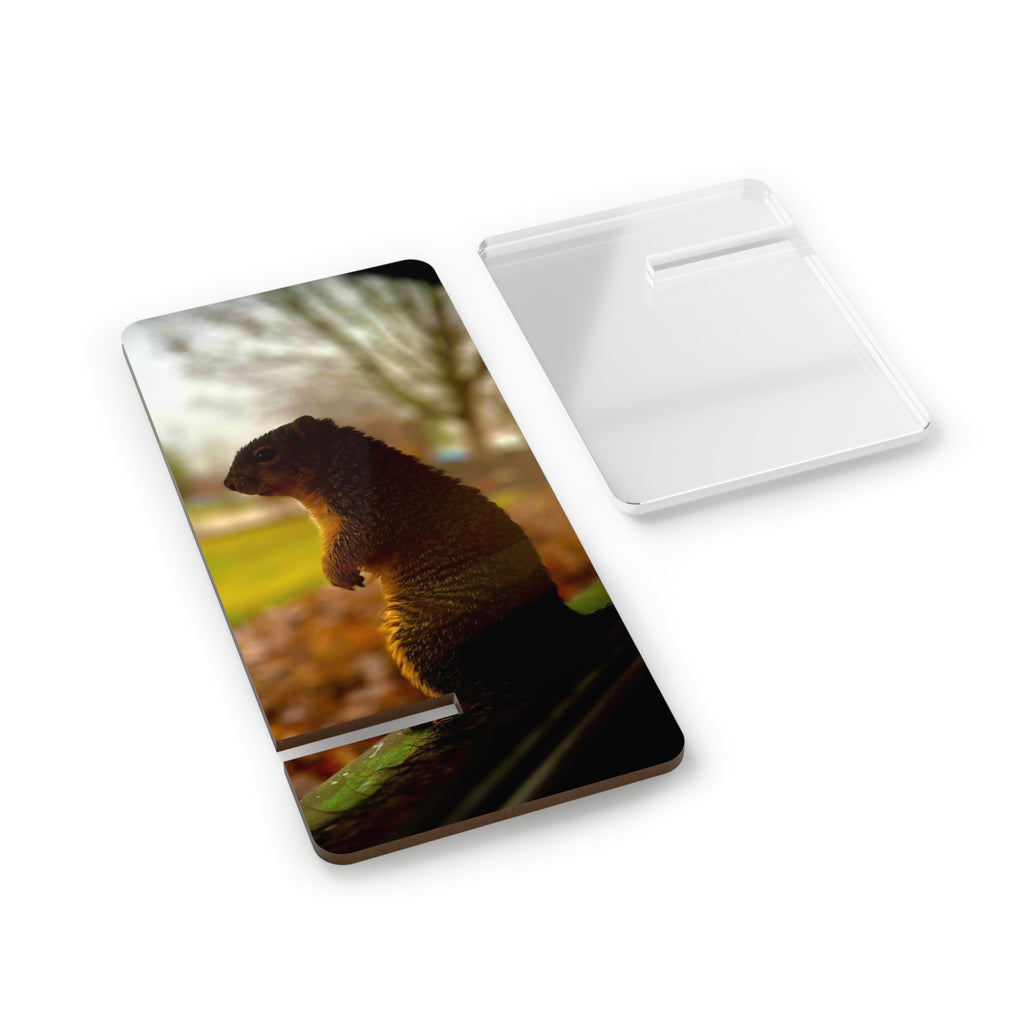 "The Little Lookout" Phone Stand