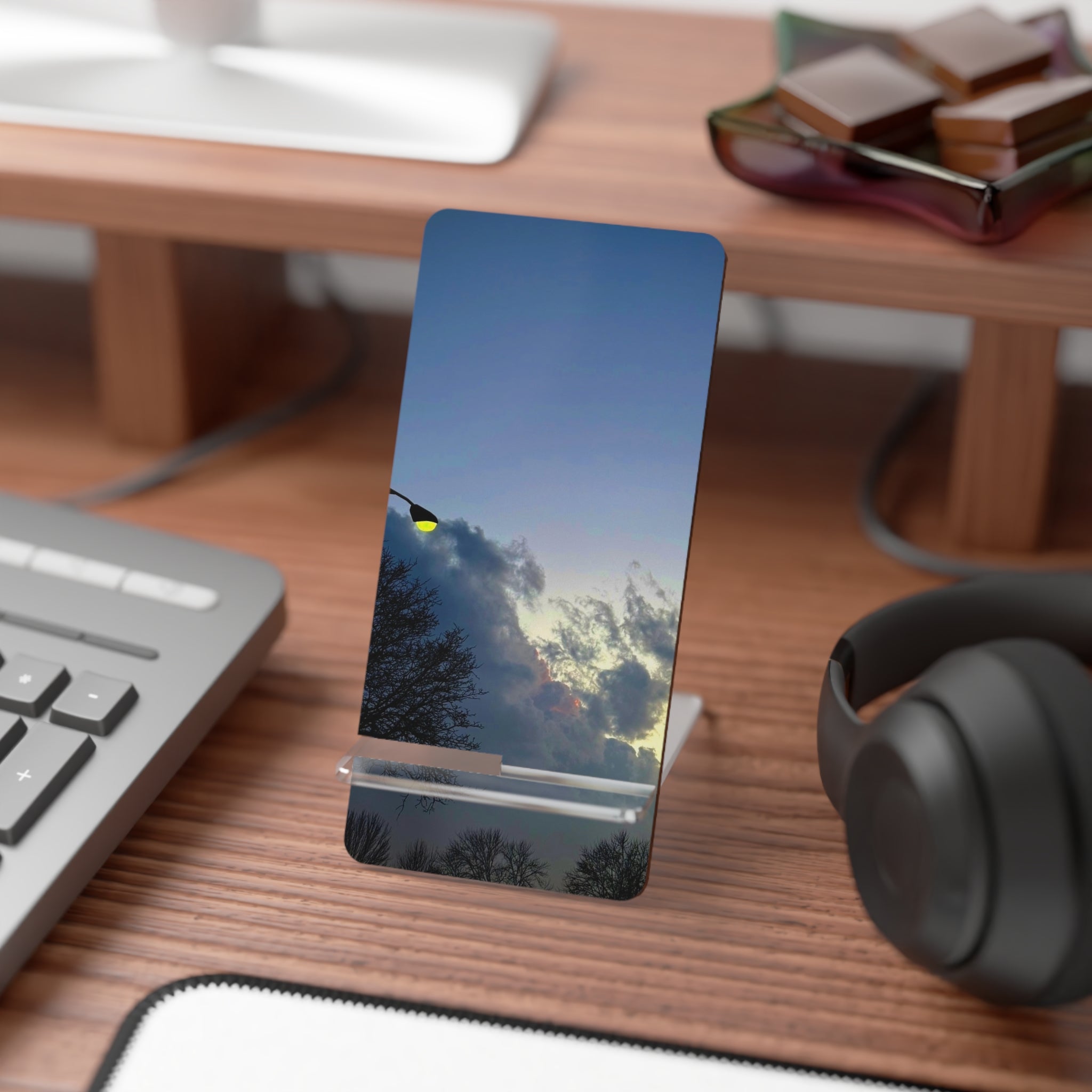 "Cloud Line" Phone Stand