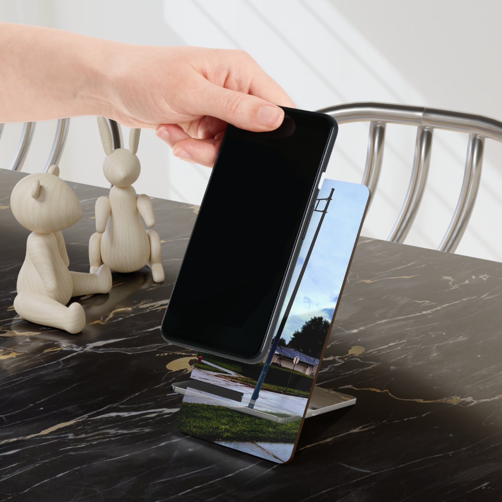 "Lamps On" Phone Stand