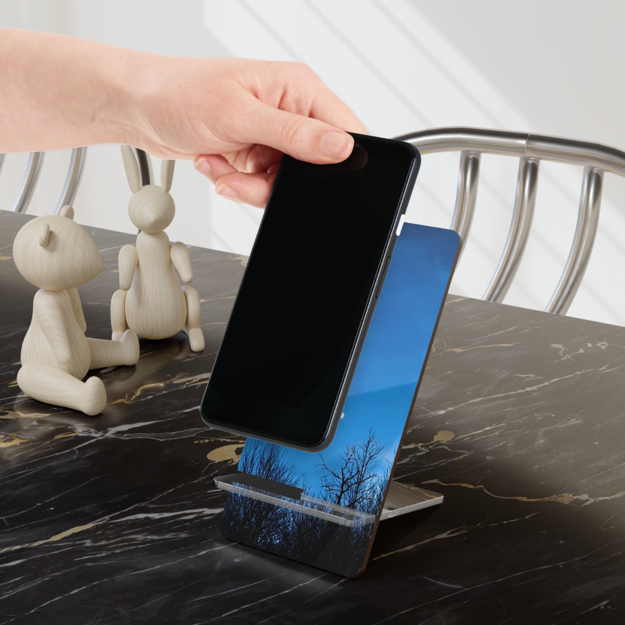 "The Cold Light" Phone Stand
