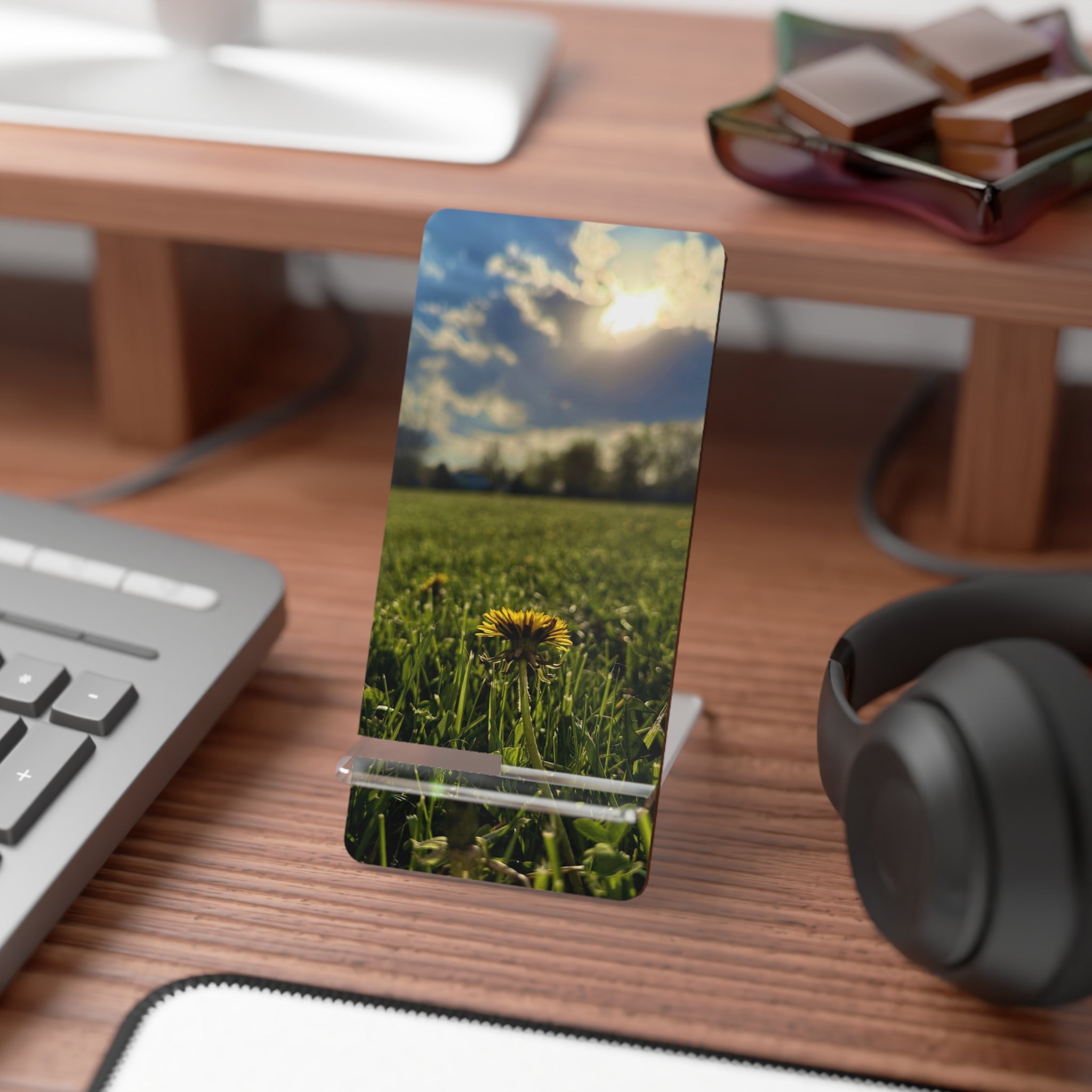 "Golden Bloom" Phone Stand